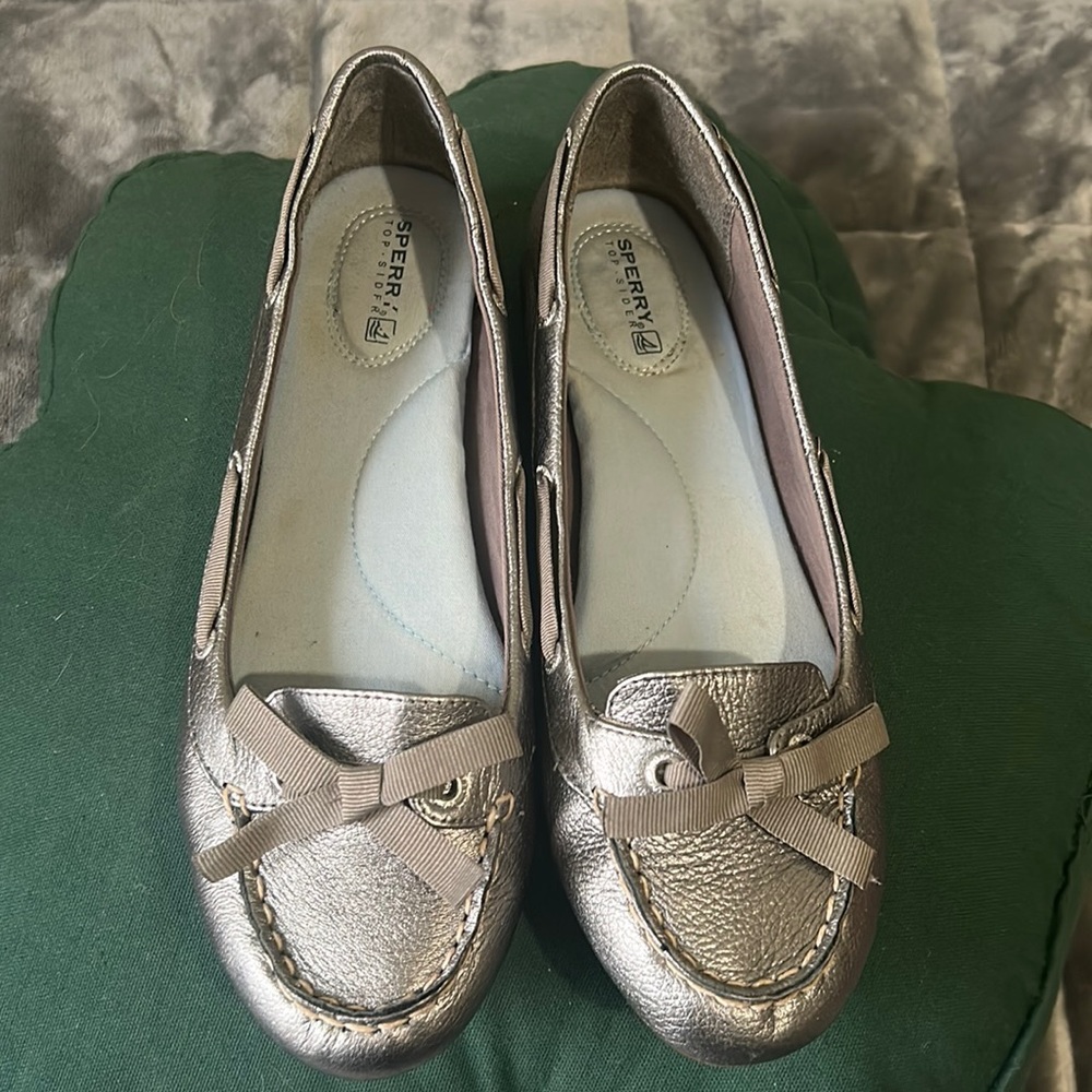 Sperry Top Sider silver woman’s shoes size 8.5